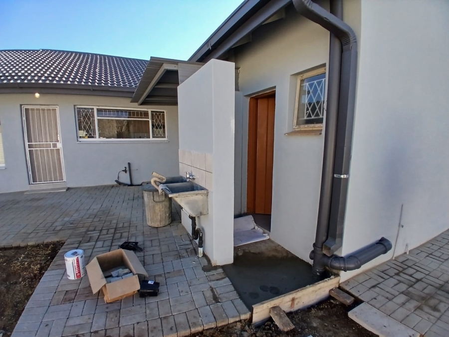 To Let 4 Bedroom Property for Rent in Pellissier Free State